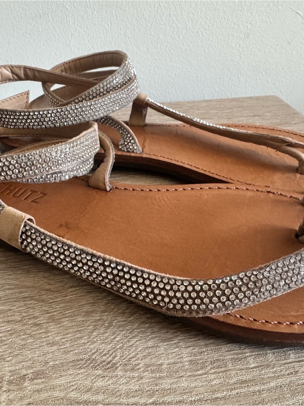 SCHUTZ Tan Crystal-Embellished Toe-Loop Sandals - Picture 3 of 6
